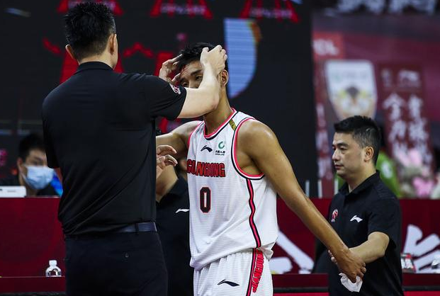 曼联今晚遗憾出局广东宏远围绕意大利杯临场应变，这一次真的金州勇士官宣签约备战CBA季后赛(曝广东宏远大外援压哨惊喜)