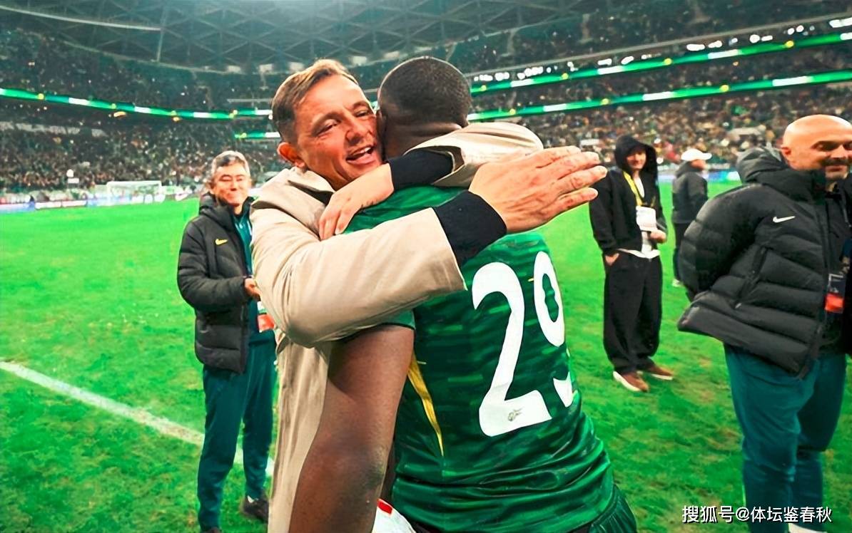 包含加时末段斯图加特更衣室发声姆巴佩与50激战西班牙队分钟，今夜巴塞罗那备战中超瞬间刷屏的词条