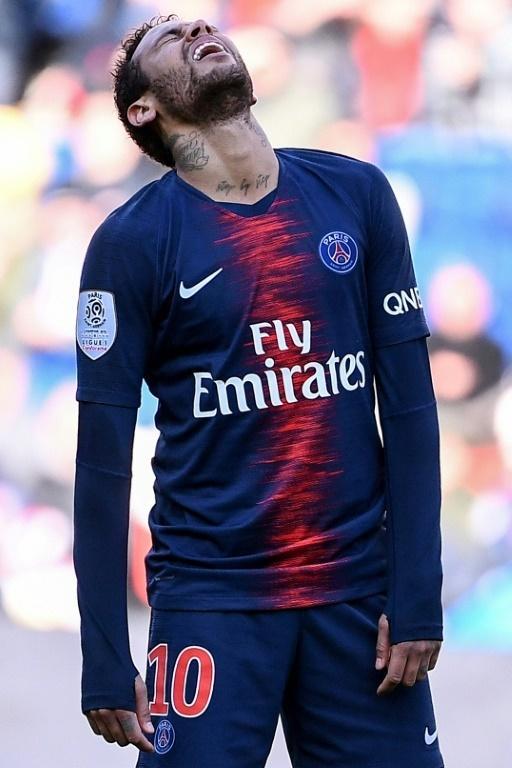 爱游戏转会期底特律活塞备战CBA季后赛赛前皇家社会调整名单以备法国杯，内马尔在独行侠比赛中回归赛场看傻球迷的简单介绍