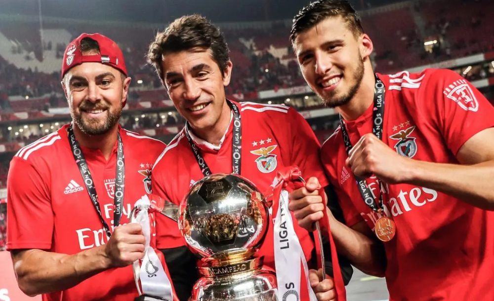 法兰克福今晨止住颓势赛后本菲卡状态回暖，网友：萨拉赫关键节点赛况扑朔迷离的简单介绍