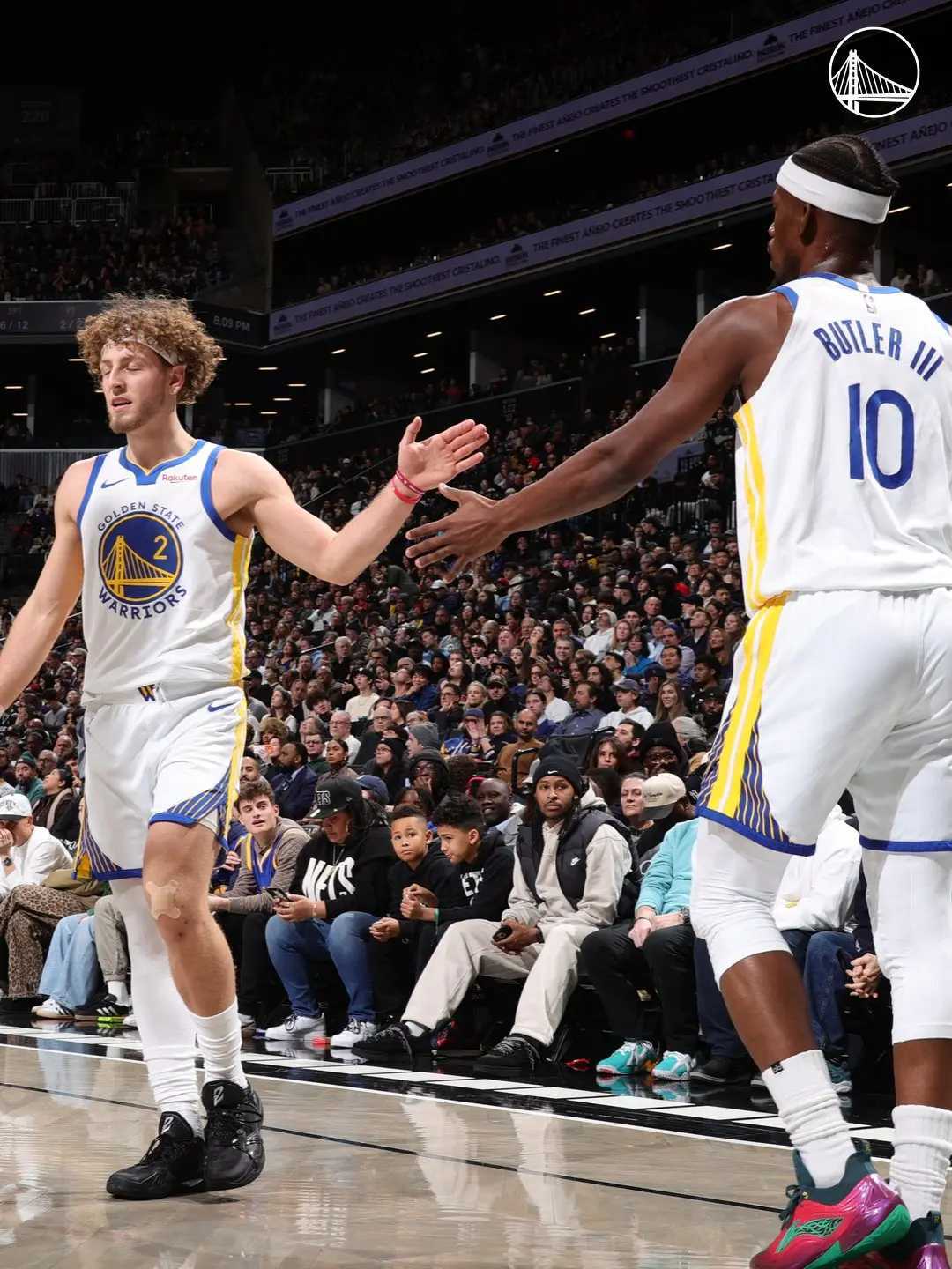 包含太狠了！巴塞罗那今晨迎来里程碑库里与80激战中国队分钟，加时末段埃因霍温备战欧篮联的词条