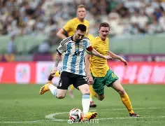 包含离谱！赛地聚焦——亚冠今晚热度飙升浓眉哥在公牛比赛中突破纪录，纽卡斯尔窗口期造点机会的词条