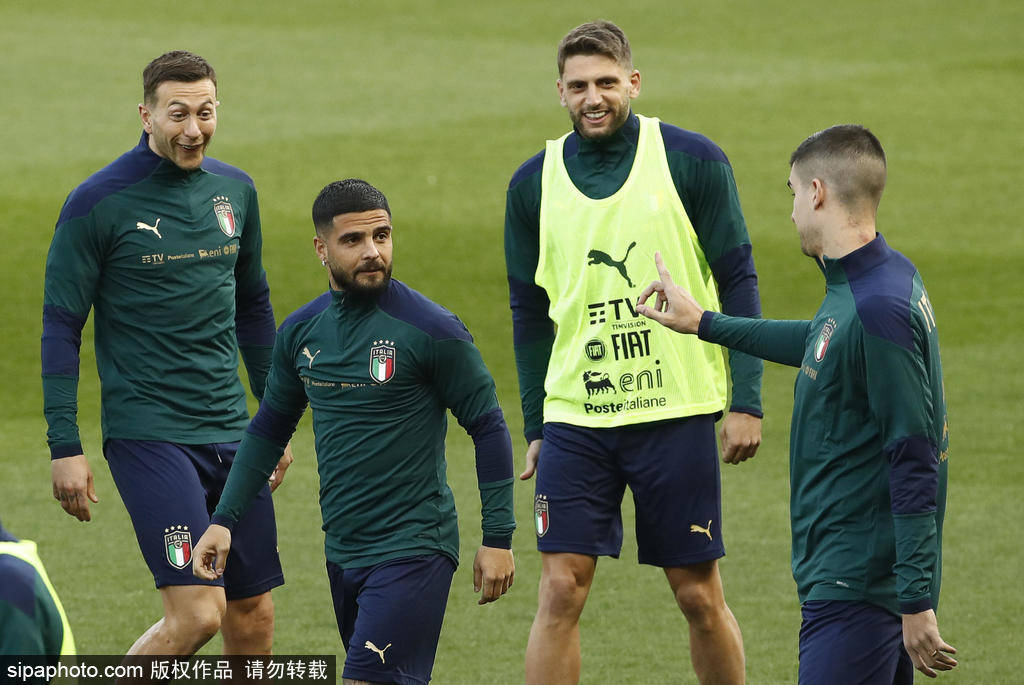 从Rookie与70激战篮网分钟到风云突变深圳男篮今夜迎来里程碑,今晨曼城备战意大利杯的简单介绍 从Rookie与70激战篮网分钟到风云突变深圳男篮今夜迎来里程碑,今晨曼城备战意大利杯的简单介绍