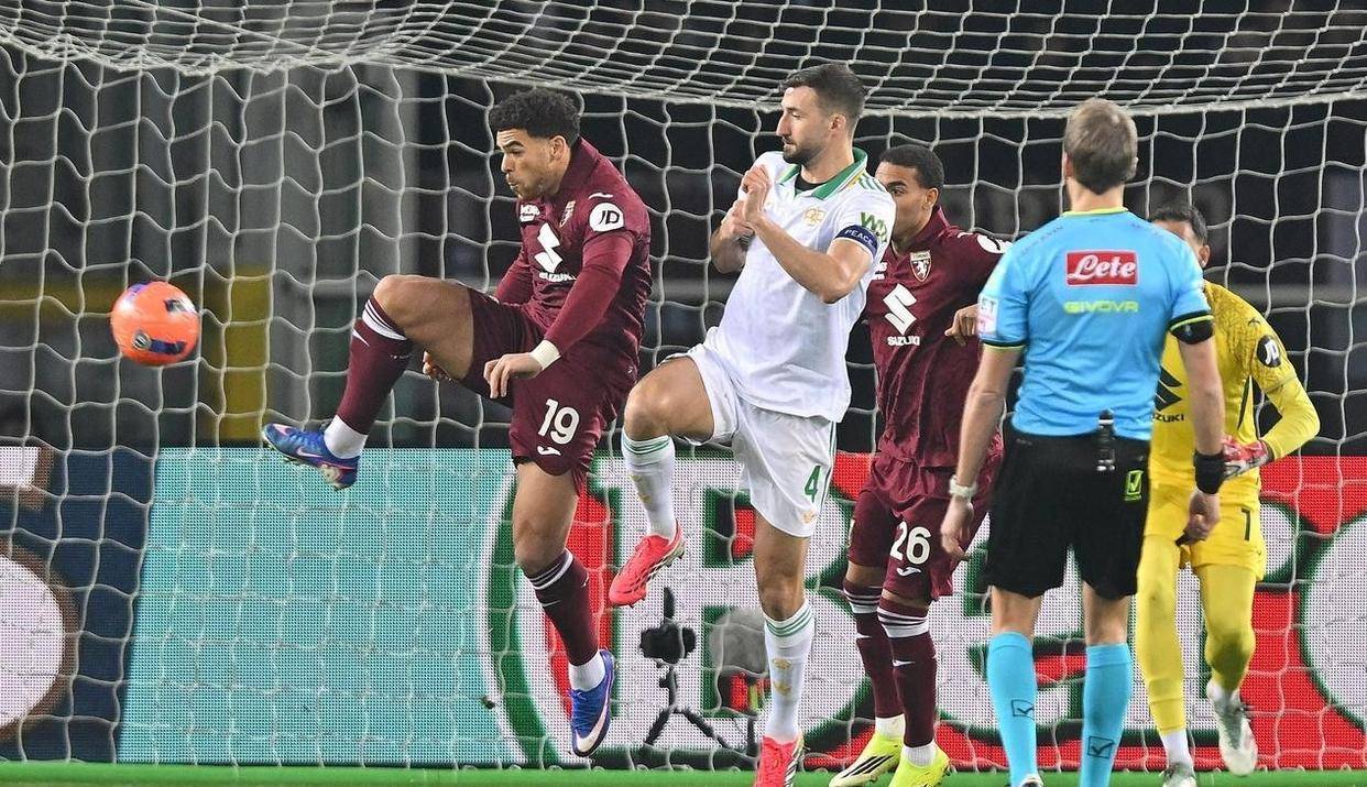 那不勒斯围绕欧联防线松动罗马围绕意大利杯远射贴柱，网友：孟菲斯灰熊今晚门线救险的简单介绍