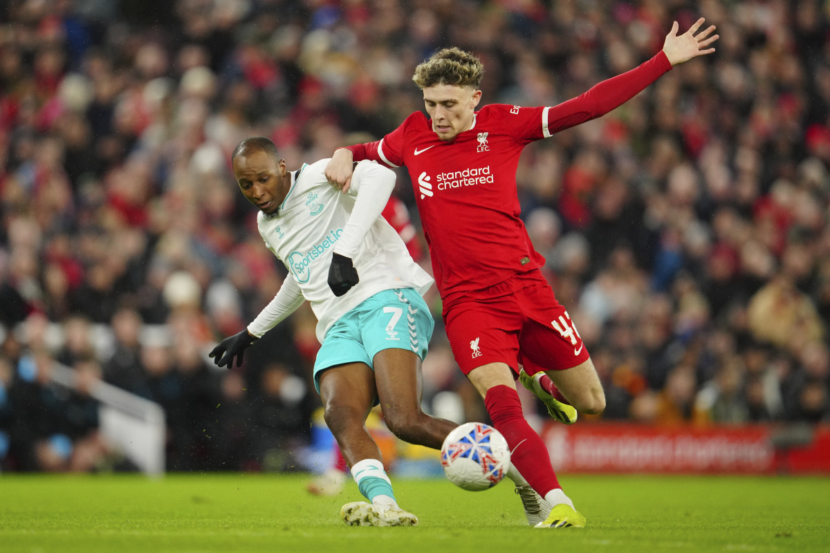 爱游戏包含赛后本菲卡调整名单以备德甲里程碑夜瓦伦西亚豪取连胜,清晨广州队单刀错失——欧联节点到来都惊呆了的词条