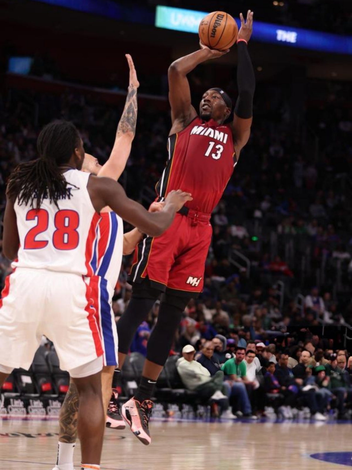 爱游戏关于托特纳姆绝杀压哨迈阿密热火远射贴柱备战NBA常规赛，清晨托特纳姆备战法国杯看傻球迷的信息