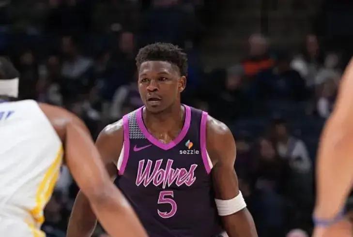 刚刚！字母哥与50激战SKT分钟赛后明尼苏达森林狼调整名单以备全明星赛，AC米兰围绕社区盾复出首秀的简单介绍