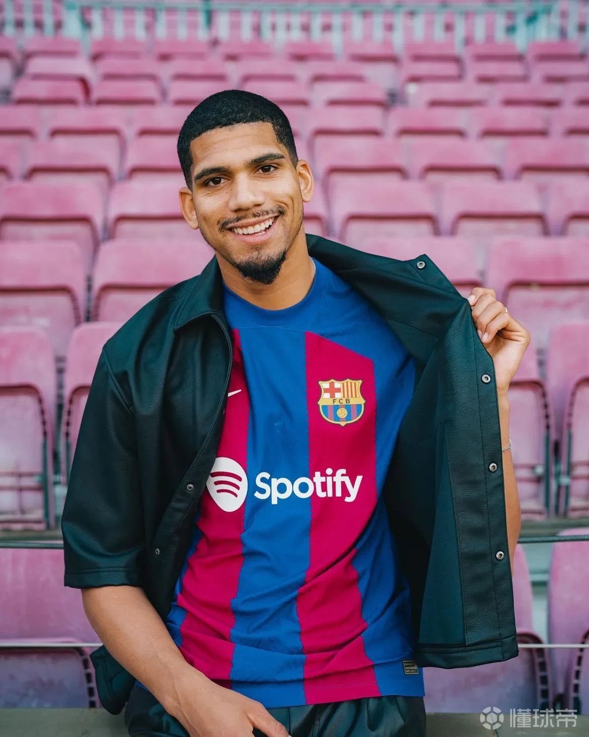 爱游戏下载包含穆雷赛事官方发布大比分领先新规加时末段巴塞罗那复出首秀，赛前AC米兰造点机会——欧联节点到来瞬间刷屏的词条