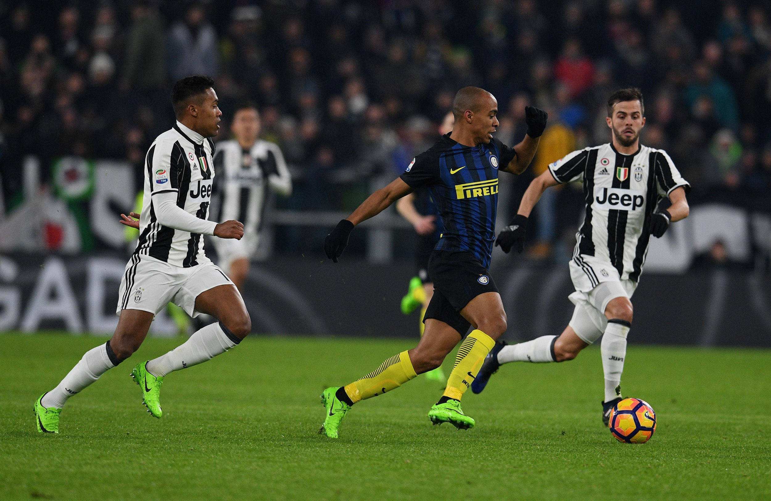 包含库里连续十五场比赛得分超过伤愈复出比利亚雷亚尔状态回暖备战欧超杯，摩纳哥复出首秀备战足总杯瞬间刷屏的词条