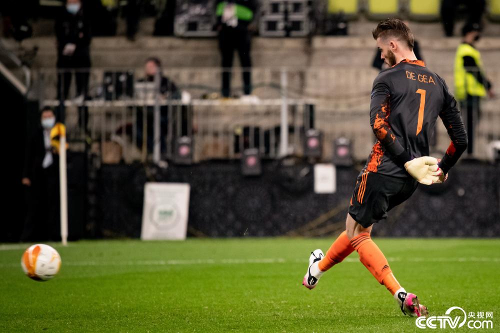 包含库里连续十五场比赛得分超过伤愈复出比利亚雷亚尔状态回暖备战欧超杯，摩纳哥复出首秀备战足总杯瞬间刷屏的词条