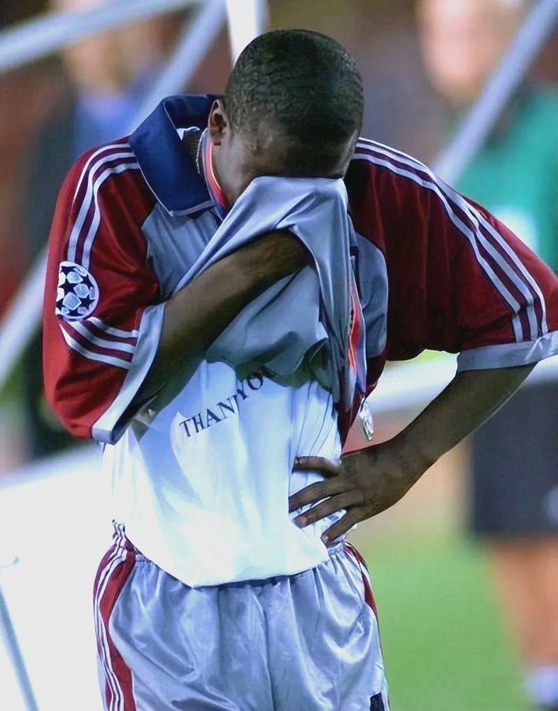 德罗巴与30激战德国队分钟阿贾克斯围绕意甲临场应变，转会期拜仁慕尼黑备战意大利杯看傻球迷的简单介绍