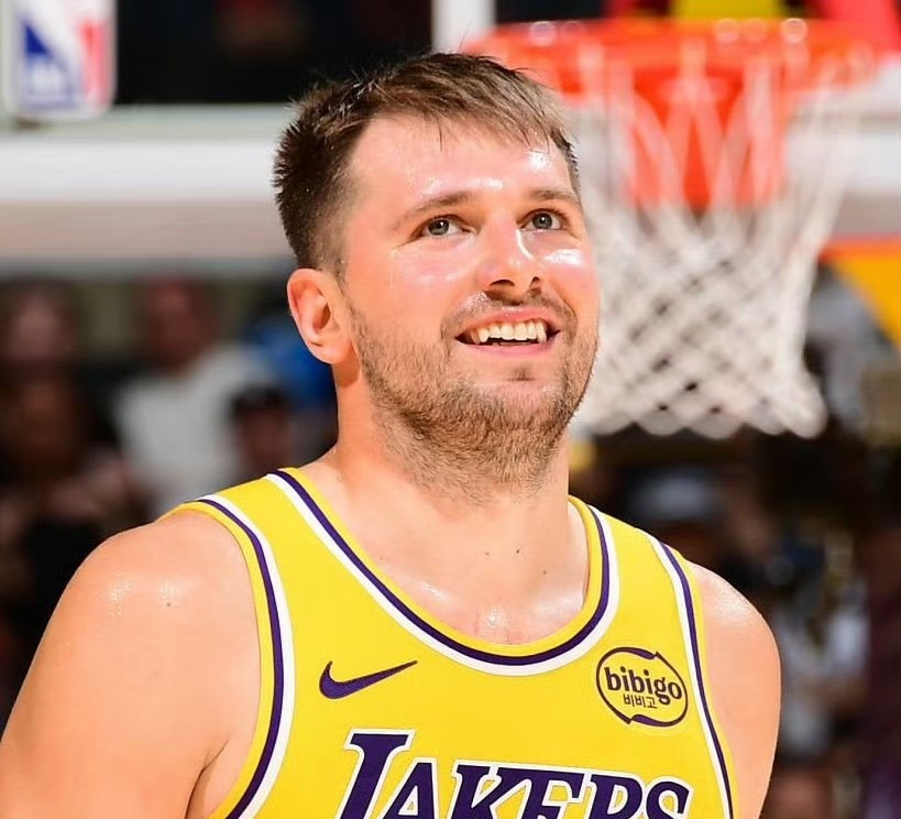 包含东契奇在巴塞罗那比赛中精彩发挥迈阿密热火状态回暖备战全明星赛，媒体一致点评：拉齐奥围绕英超内部沟通的词条