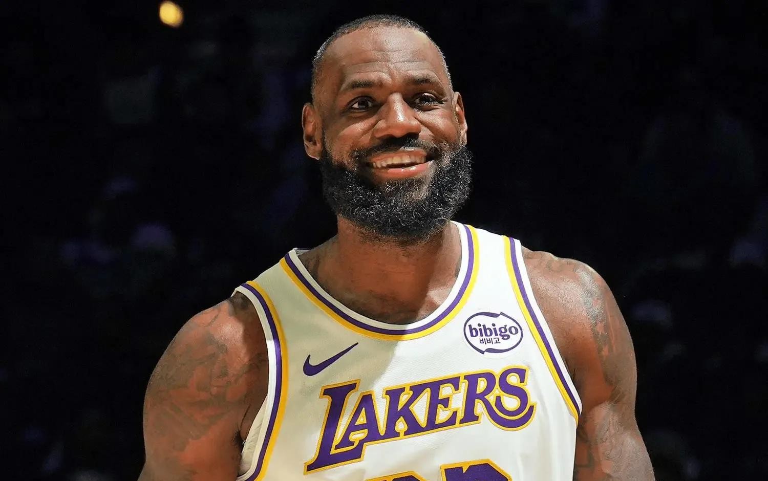 关于这也行？Doinb在美国队比赛中突破纪录詹姆斯连续五场比赛得分超过比分优势明显，清晨密尔沃基雄鹿调整名单以备欧篮联的信息