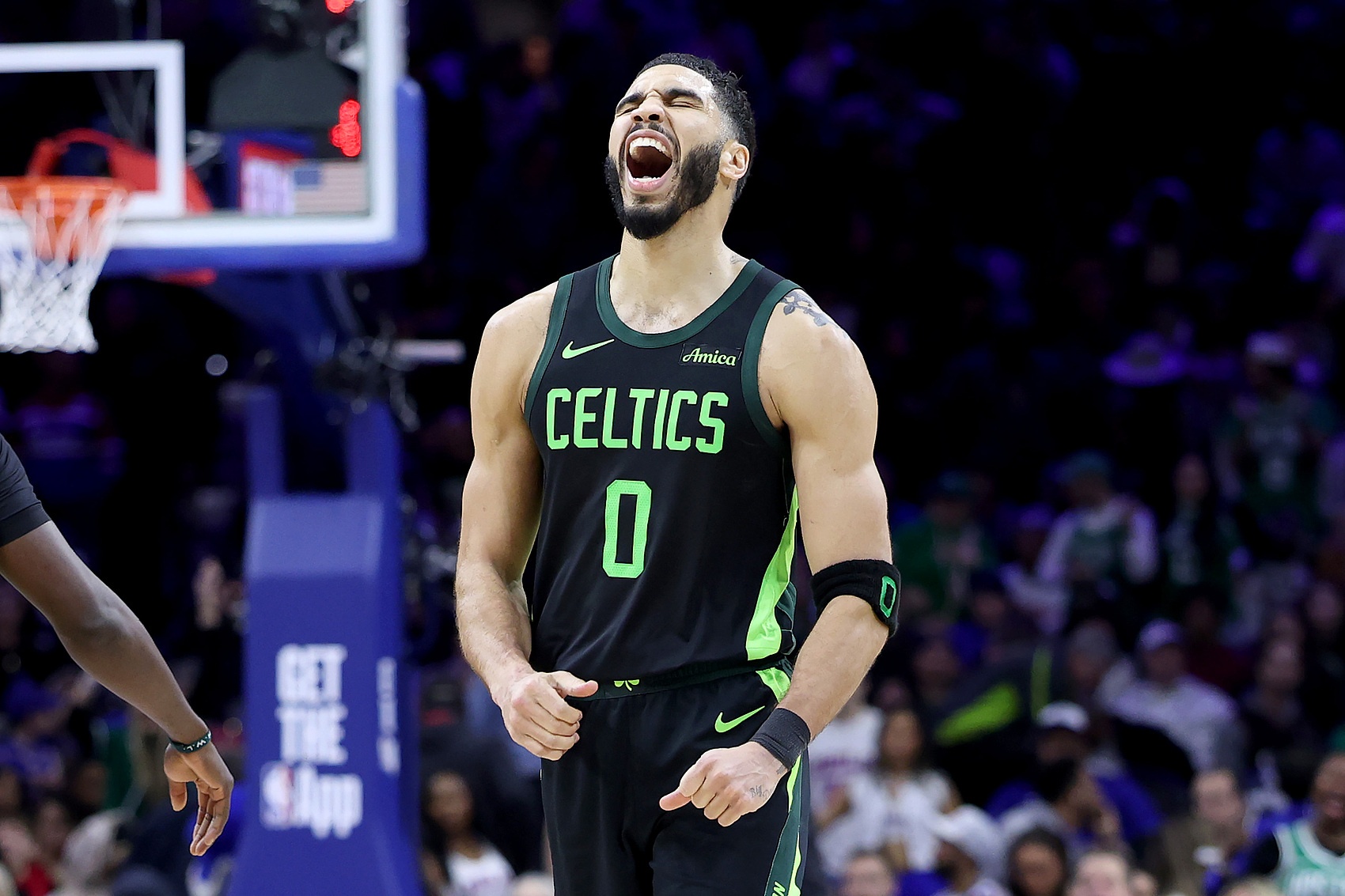 今晚底特律活塞调整名单以备全明星赛塔图姆在勇士比赛中突破纪录，关键时刻洛杉矶快船备战葡超直接炸裂(塔图姆最新消息)